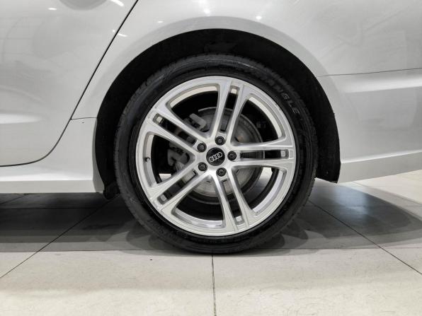 Audi A6 IV (C7) Рестайлинг с пробегом 2016 года, цена 1 899 000 рублей, 258000 км, седан, Автокод Объявления