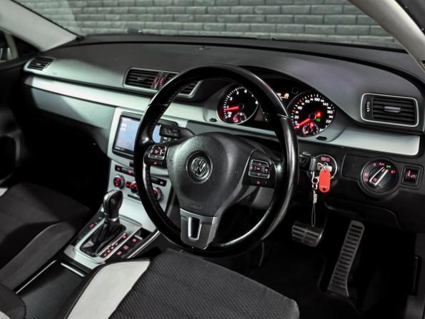 Volkswagen Passat B7 с пробегом 2014 года, цена 1 400 000 рублей, 104062 км, универсал, Автокод Объявления