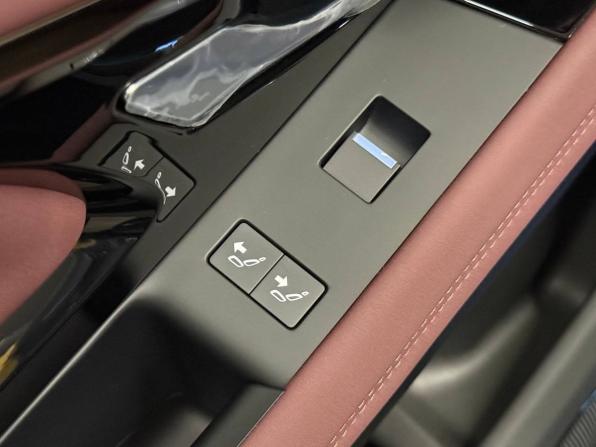 Land Rover Range Rover Evoque II Рестайлинг с пробегом 2025 года, цена 6 498 000 рублей, 99 км, внедорожник, Автокод Объявления