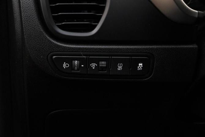 Kia Rio IV Рестайлинг с пробегом 2022 года, цена 2 260 000 рублей, 2380 км, хэтчбек, Автокод Объявления