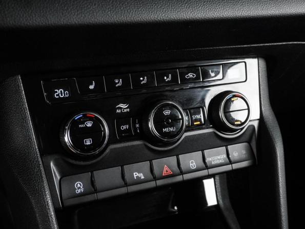 Skoda Karoq I с пробегом 2020 года, цена 2 195 000 рублей, 132857 км, внедорожник, Автокод Объявления