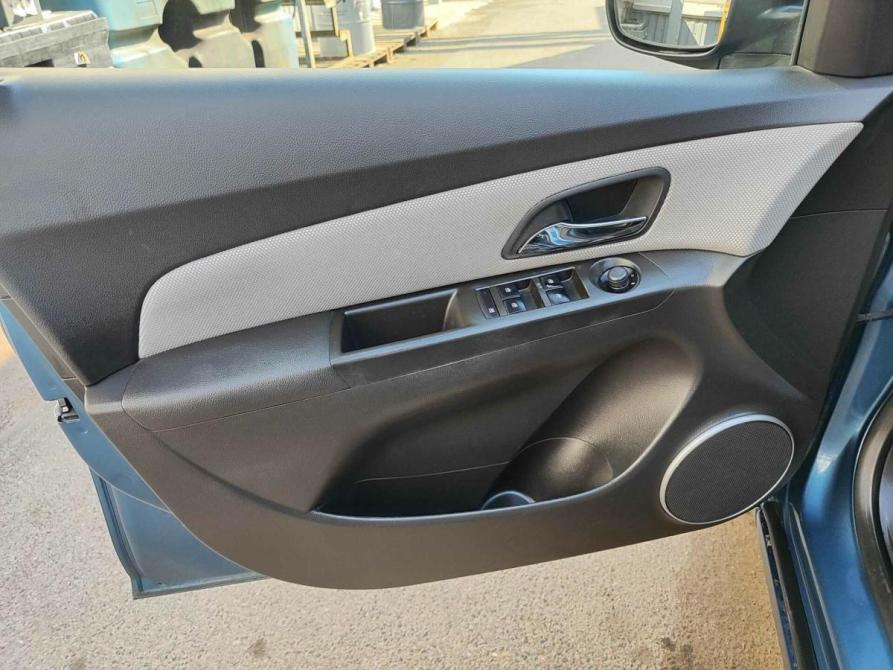 Chevrolet Cruze I Рестайлинг Санкт-Петербург  - изображение 11