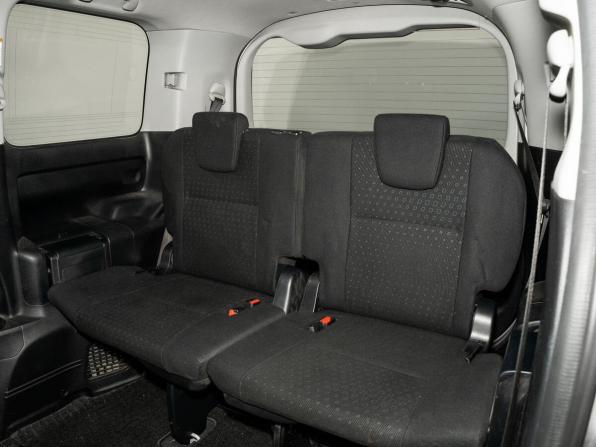Toyota Voxy III (R80) с пробегом 2017 года, цена 2 127 660 рублей, 188802 км, минивэн, Автокод Объявления