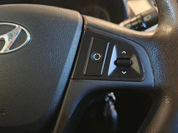 Hyundai Solaris I Рестайлинг с пробегом 2015 года, цена 858 000 рублей, 202000 км, хэтчбек, Автокод Объявления