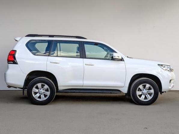 Toyota Land Cruiser Prado 150 Series Рестайлинг 2 с пробегом 2018 года, цена 3 880 000 рублей, 207302 км, внедорожник, Автокод Объявления