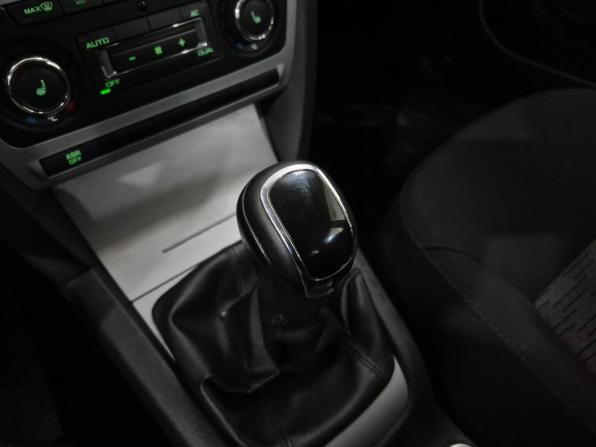 Skoda Octavia II (A5) Рестайлинг с пробегом 2013 года, цена 960 000 рублей, 82781 км, лифтбек, Автокод Объявления