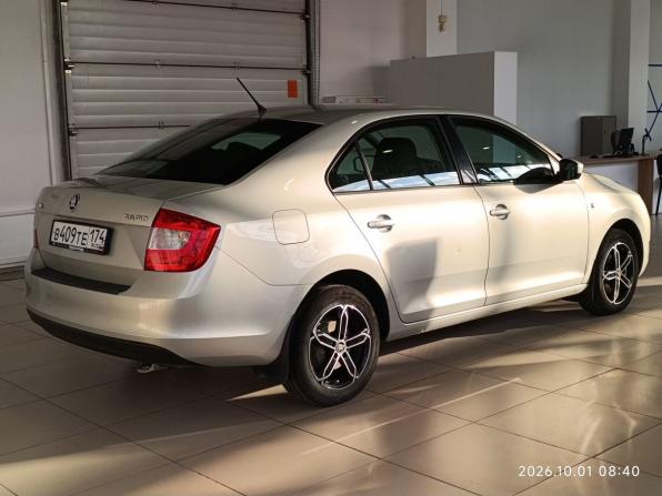 Skoda Rapid I с пробегом 2015 года, цена 950 000 рублей, 143659 км, лифтбек, Автокод Объявления