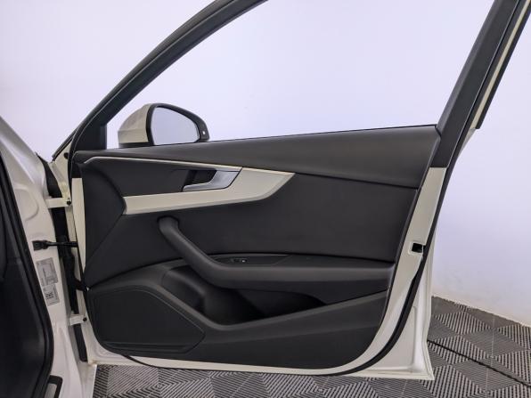 Audi A4 V (B9) Рестайлинг с пробегом 2022 года, цена 3 900 000 рублей, 39147 км, седан, Автокод Объявления