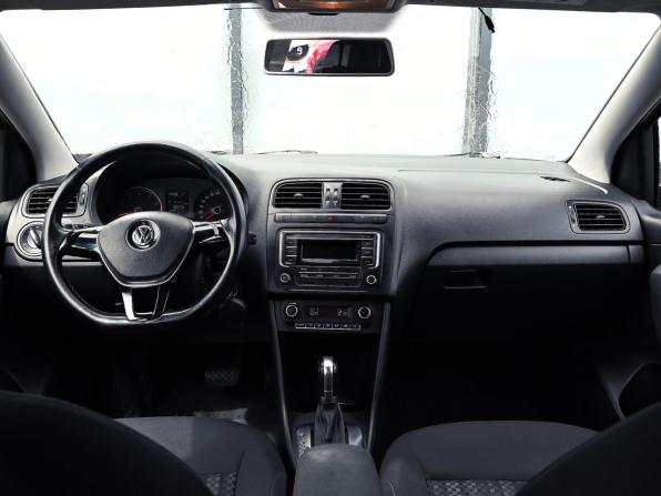 Volkswagen Polo V Рестайлинг с пробегом 2017 года, цена 1 089 000 рублей, 190471 км, седан, Автокод Объявления