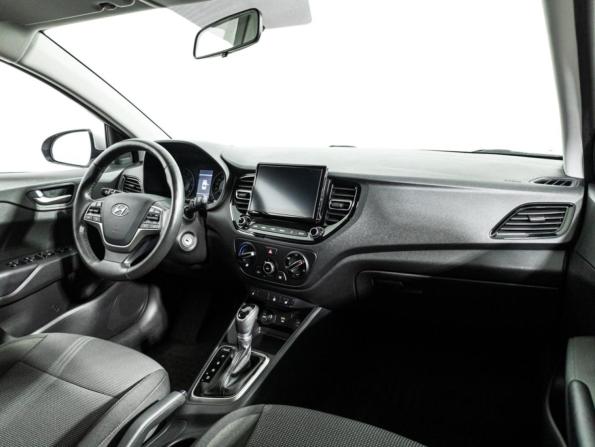 Hyundai Solaris II Рестайлинг с пробегом 2021 года, цена 1 599 000 рублей, 60246 км, седан, Автокод Объявления