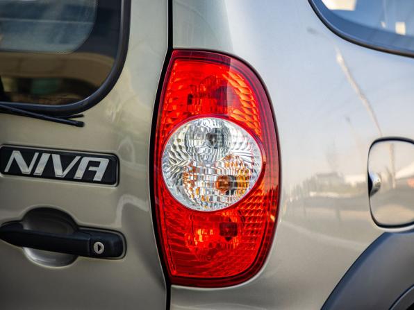 Chevrolet Niva I Рестайлинг с пробегом 2015 года, цена 738 000 рублей, 42729 км, внедорожник, Автокод Объявления