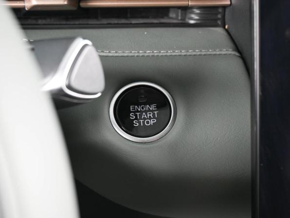 Changan Lamore с пробегом 2023 года, цена 2 099 000 рублей, 20254 км, седан, Автокод Объявления