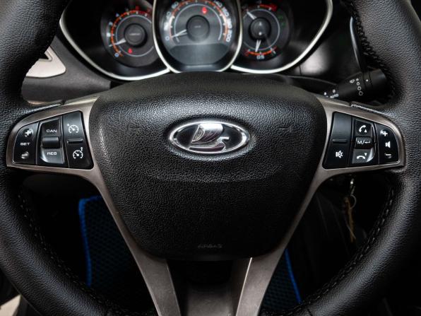 Lada (ВАЗ) Vesta I с пробегом 2017 года, цена 698 000 рублей, 140997 км, седан, Автокод Объявления