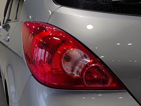 Nissan Tiida I Рестайлинг с пробегом 2010 года, цена 655 000 рублей, 110301 км, хэтчбек, Автокод Объявления