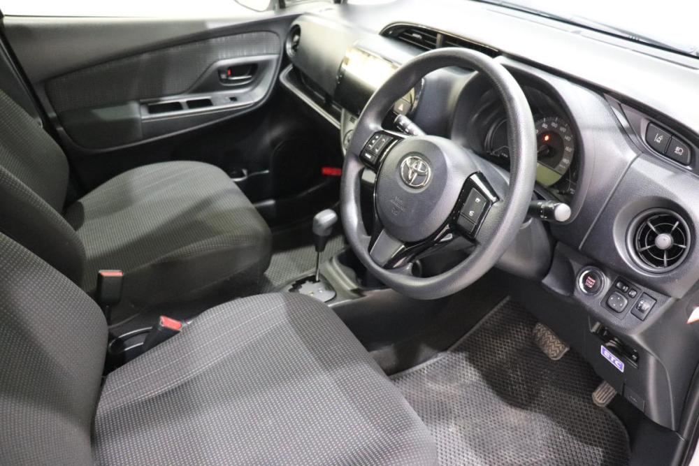 Toyota Vitz III (XP130) Рестайлинг Иркутск  - изображение 16