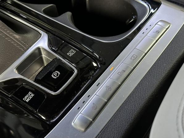 Kia Carnival IV с пробегом 2023 года, цена 3 800 000 рублей, 58505 км, минивэн, Автокод Объявления