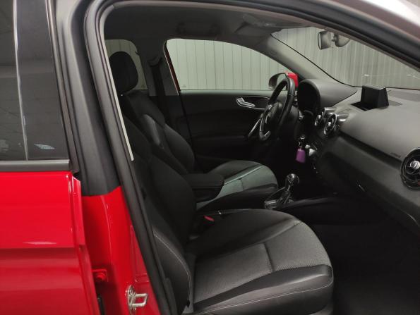 Audi A1 I (8X) с пробегом 2013 года, цена 800 000 рублей, 208582 км, хэтчбек, Автокод Объявления