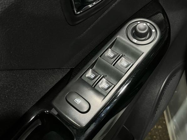 Renault Kaptur I с пробегом 2017 года, цена 1 470 000 рублей, 115166 км, внедорожник, Автокод Объявления