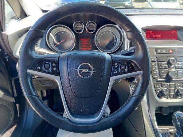 Opel Astra J Рестайлинг с пробегом 2013 года, цена 715 000 рублей, 116890 км, хэтчбек, Автокод Объявления