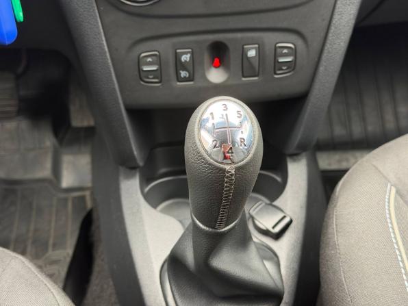 Renault Sandero II Рестайлинг с пробегом 2019 года, цена 1 125 000 рублей, 73392 км, хэтчбек, Автокод Объявления