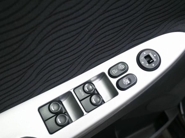 Hyundai Solaris I с пробегом 2013 года, цена 879 900 рублей, 156000 км, седан, Автокод Объявления