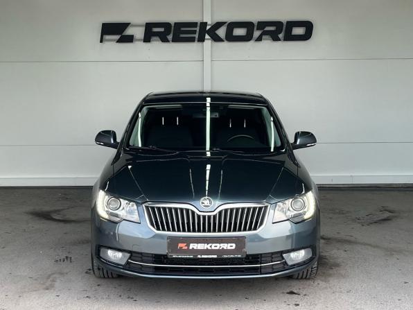 Skoda Superb II Рестайлинг с пробегом 2014 года, цена 1 299 000 рублей, 221781 км, лифтбек, Автокод Объявления