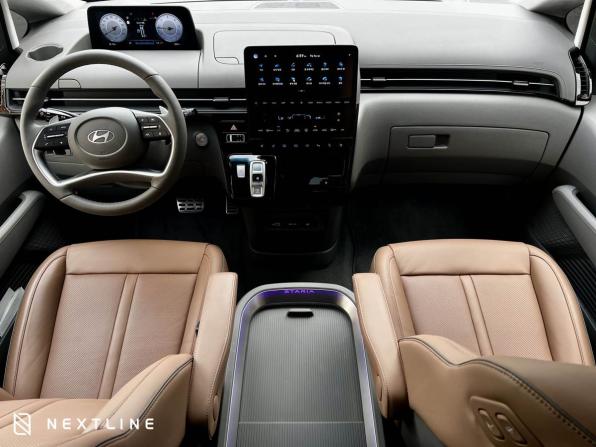 Hyundai Staria I с пробегом 2025 года, цена 8 990 000 рублей, 8000 км, минивэн, Автокод Объявления