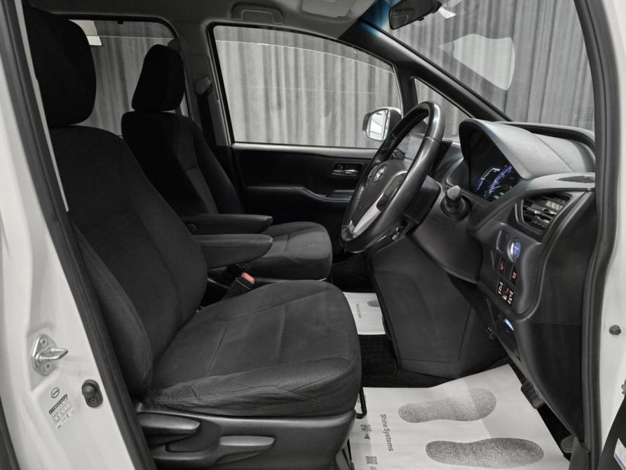 Toyota Voxy III (R80) Красноярск  - изображение 7