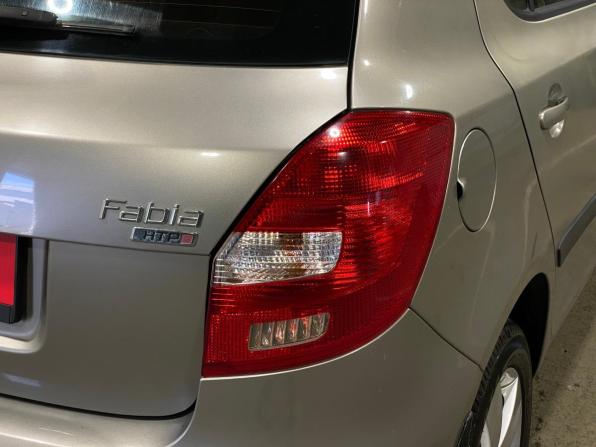 Skoda Fabia II с пробегом 2009 года, цена 450 000 рублей, 249800 км, хэтчбек, Автокод Объявления