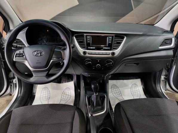 Hyundai Solaris II с пробегом 2018 года, цена 1 285 000 рублей, 50300 км, седан, Автокод Объявления