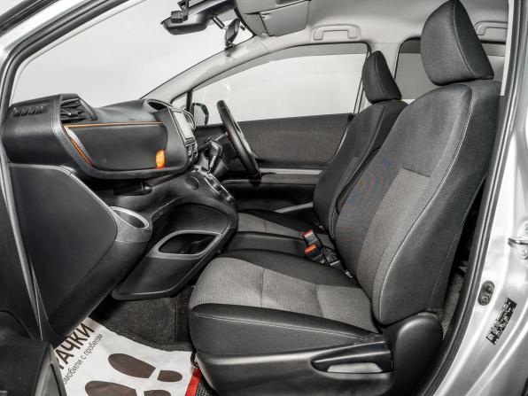 Toyota Sienta II Рестайлинг с пробегом 2019 года, цена 1 630 000 рублей, 37525 км, компактвэн, Автокод Объявления