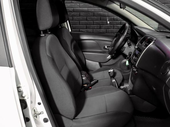 Renault Logan II Рестайлинг с пробегом 2021 года, цена 720 000 рублей, 158307 км, седан, Автокод Объявления