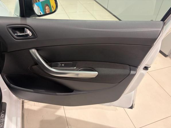 Peugeot 408 I с пробегом 2014 года, цена 499 000 рублей, 130000 км, седан, Автокод Объявления