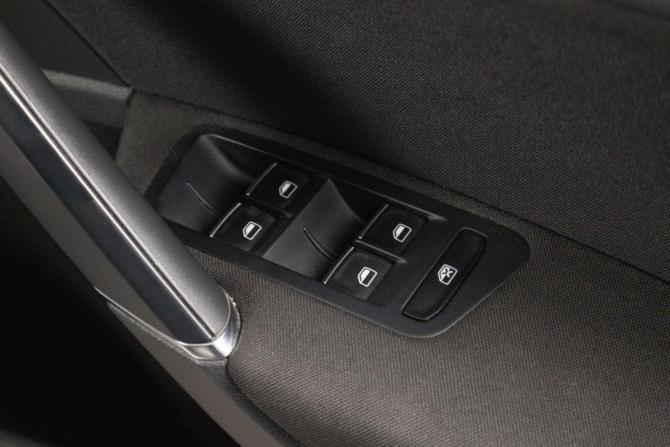 Volkswagen Golf VII с пробегом 2014 года, цена 1 469 000 рублей, 93911 км, универсал, Автокод Объявления