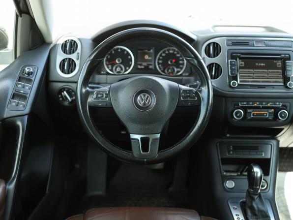 Volkswagen Tiguan I Рестайлинг с пробегом 2013 года, цена 1 559 000 рублей, 182000 км, внедорожник, Автокод Объявления