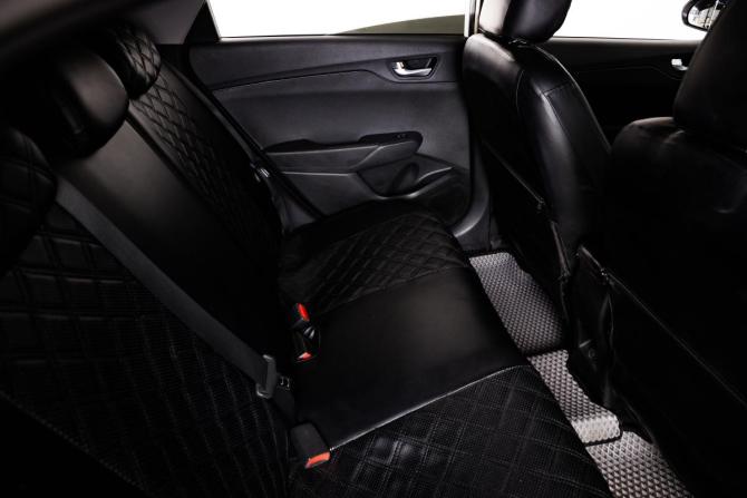 Hyundai Solaris II с пробегом 2021 года, цена 1 649 000 рублей, 131000 км, седан, Автокод Объявления