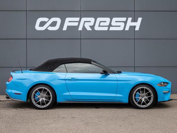 Ford Mustang VI Рестайлинг с пробегом 2022 года, цена 4 100 000 рублей, 32467 км, кабриолет, Автокод Объявления