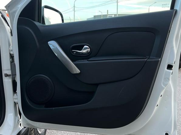 Renault Sandero II Рестайлинг с пробегом 2020 года, цена 1 230 000 рублей, 159504 км, хэтчбек, Автокод Объявления