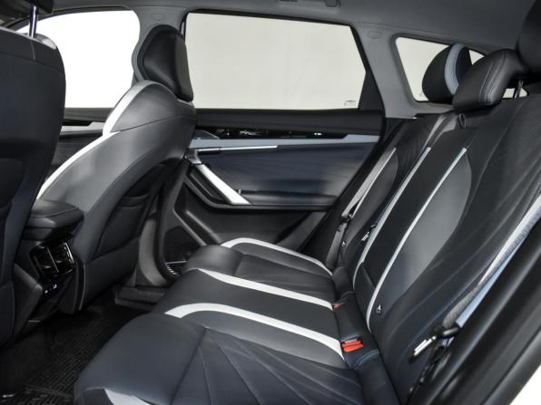 Geely Atlas II с пробегом 2023 года, цена 2 799 000 рублей, 26633 км, внедорожник, Автокод Объявления