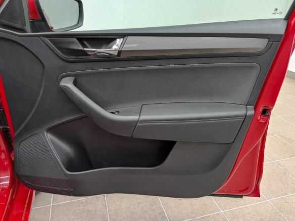 Skoda Rapid I Рестайлинг с пробегом 2019 года, цена 1 450 000 рублей, 64988 км, лифтбек, Автокод Объявления