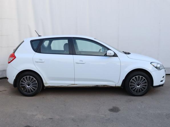Kia Ceed I Рестайлинг с пробегом 2011 года, цена 650 000 рублей, 128700 км, хэтчбек, Автокод Объявления