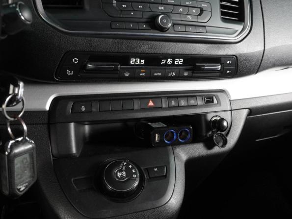 Peugeot Traveller I с пробегом 2018 года, цена 2 749 000 рублей, 157502 км, минивэн, Автокод Объявления