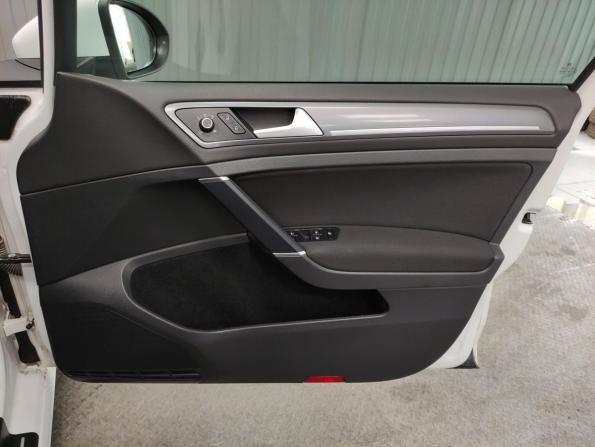 Volkswagen Golf VII с пробегом 2014 года, цена 1 325 000 рублей, 183027 км, универсал, Автокод Объявления