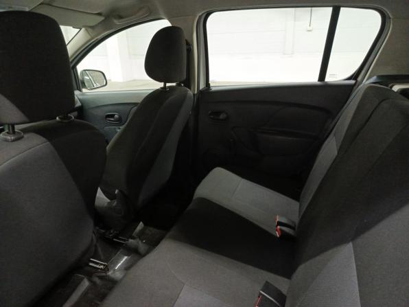 Renault Sandero II с пробегом 2018 года, цена 865 000 рублей, 72985 км, хэтчбек, Автокод Объявления