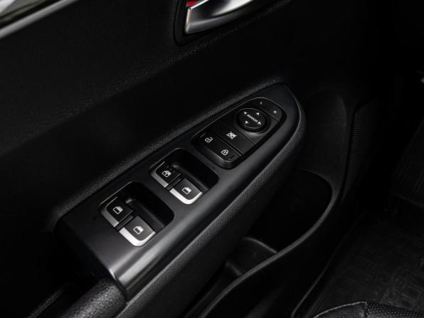 Kia Rio IV с пробегом 2019 года, цена 1 749 000 рублей, 95760 км, седан, Автокод Объявления
