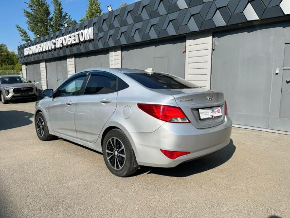 Hyundai Solaris I Рестайлинг с пробегом 2016 года, цена 627 120 рублей, 320990 км, седан, Автокод Объявления