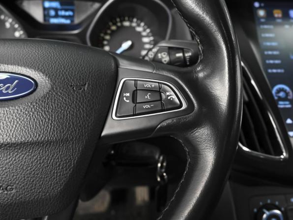 Ford Focus III Рестайлинг с пробегом 2015 года, цена 1 248 000 рублей, 90199 км, хэтчбек, Автокод Объявления