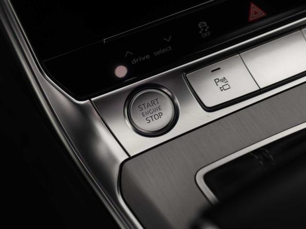Audi A6 V (C8) с пробегом 2020 года, цена 4 500 000 рублей, 106785 км, седан, Автокод Объявления