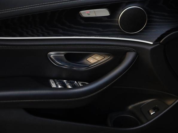 Mercedes-Benz E-Класс V (W213 S213 C238) Рестайлинг с пробегом 2021 года, цена 3 399 000 рублей, 142794 км, седан, Автокод Объявления