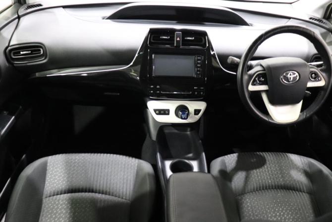 Toyota Prius IV (XW50) с пробегом 2017 года, цена 1 500 000 рублей, 105483 км, лифтбек, Автокод Объявления